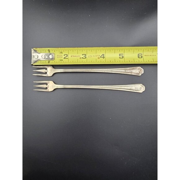 Vintage Set of 2 Cocktail Forks Oneida Silversmiths 6" - Picture 4 of 7